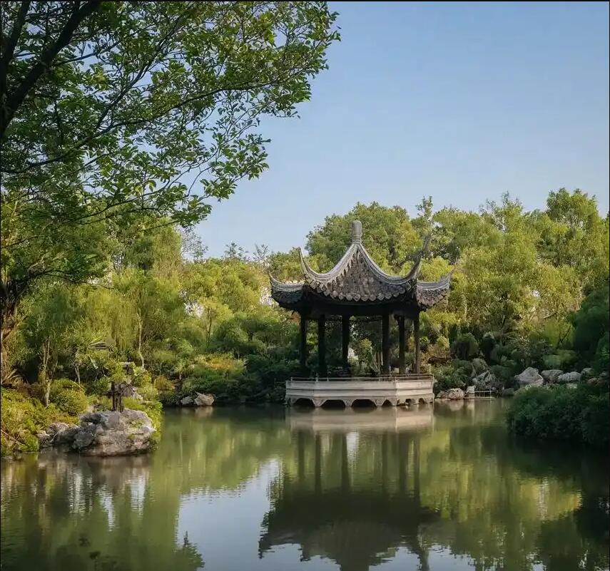 阜康语蝶餐饮有限公司